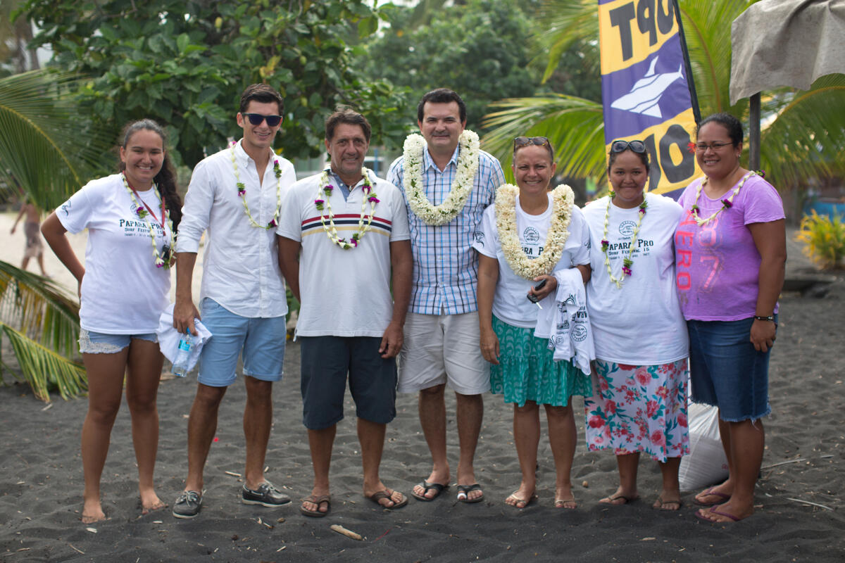 Tahitian Officials