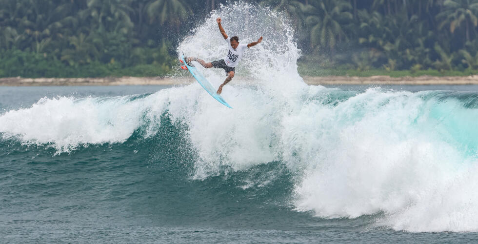 Febriansyah competing at the 2023 Nias Pro