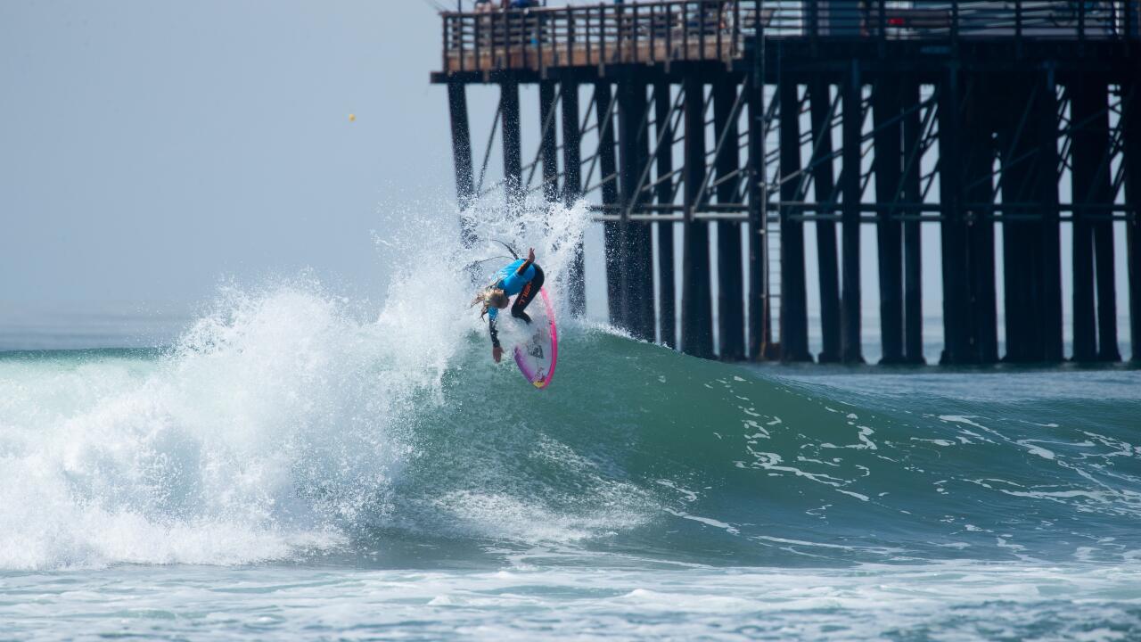 OCEANSIDE, CALIFORNIA, USA - SEPTEMBER 19: Caitlin Simmers of USA surfing in Round 4 Heat 2 at the Nissan Super Girl Surf Pro QS 3,000 on September 19, 2021 at Oceanside Pier, Oceanside, California. (Photo by Kurt Steinmetz/World Surf League)