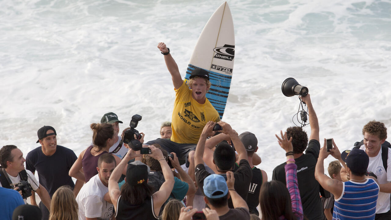 Hurley)( Pro Surfer Filipe Toledo Wins J-Bay with Near-Perfect Rides