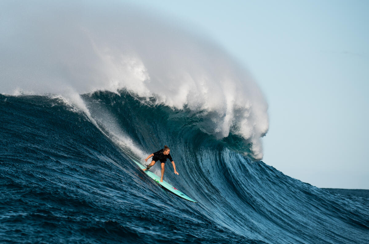2020 Women's Paddle Entry: Paige Alms at Jaws 2