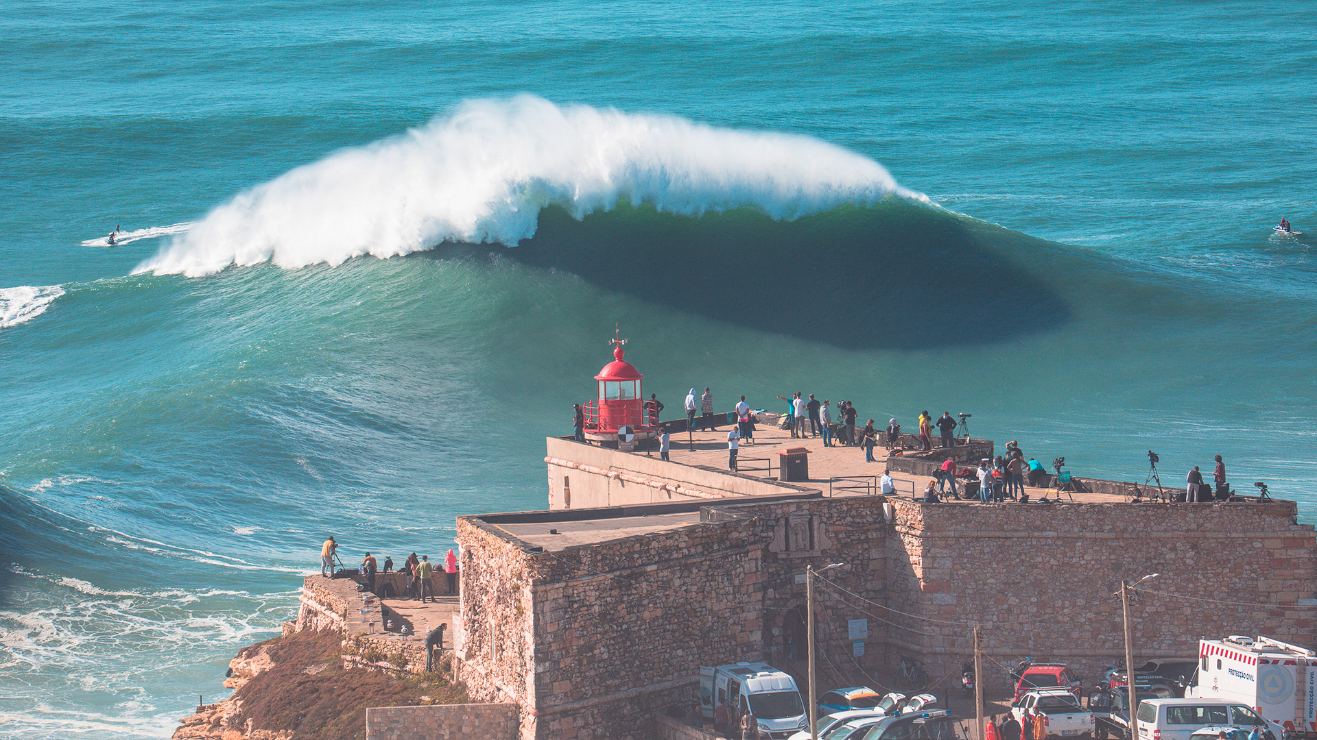 Historic Nazare Waves Nazare Big Wave Surfing   4aeb2af880f6a9c19cc5686557d3d147 