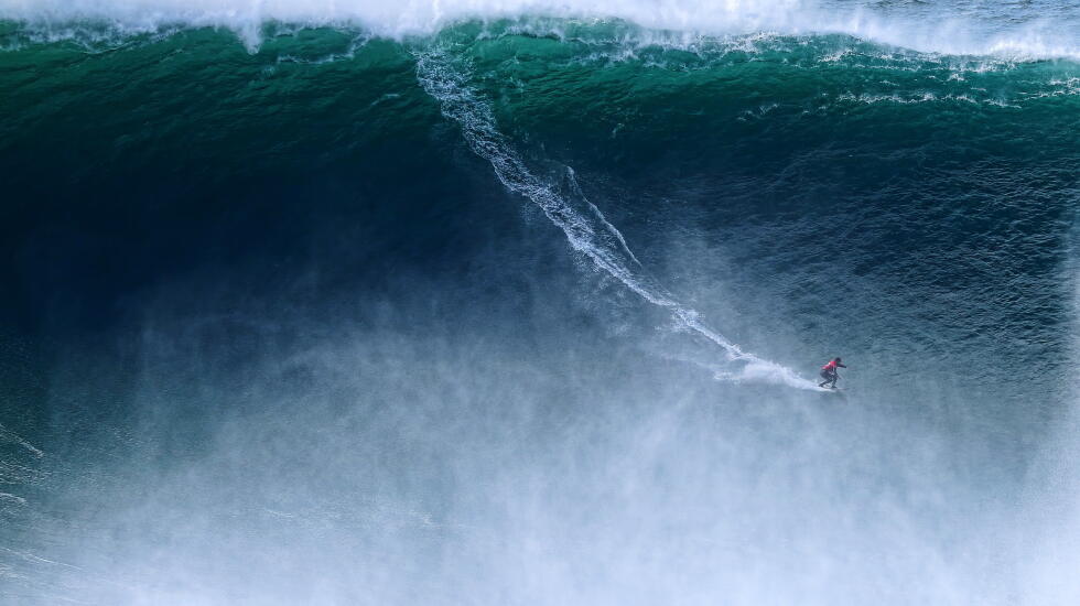 2020 XXL Biggest Wave Entry Lucas Chianca at Nazaré (2 shot sequence
