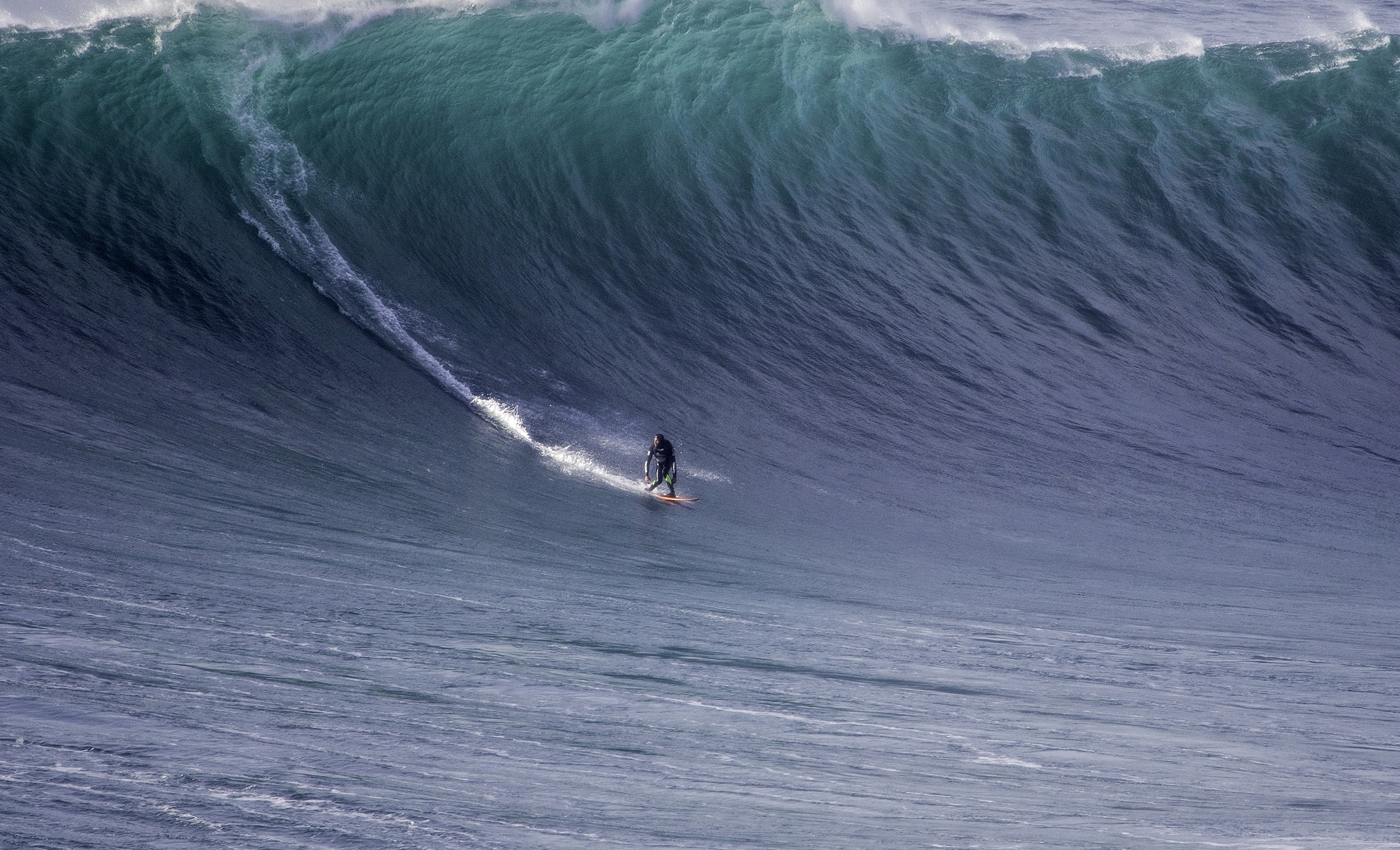 Thiago Jacare at Nazare 2016 TAG Heuer Biggest Wave World Surf