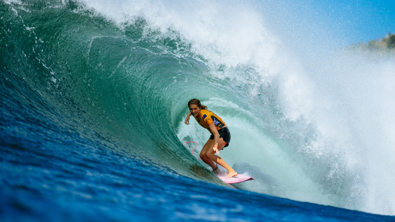 Stephanie Gilmore Surfer Bio | Age, Height, Videos & Results | World Surf  League
