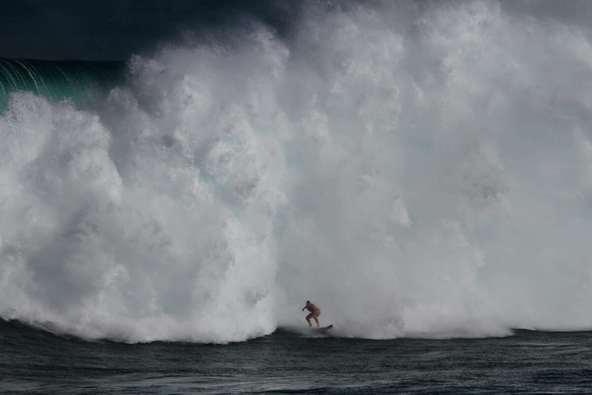 2018 Biggest Paddle Entry: Aaron Gold at Jaws by Lynton 6