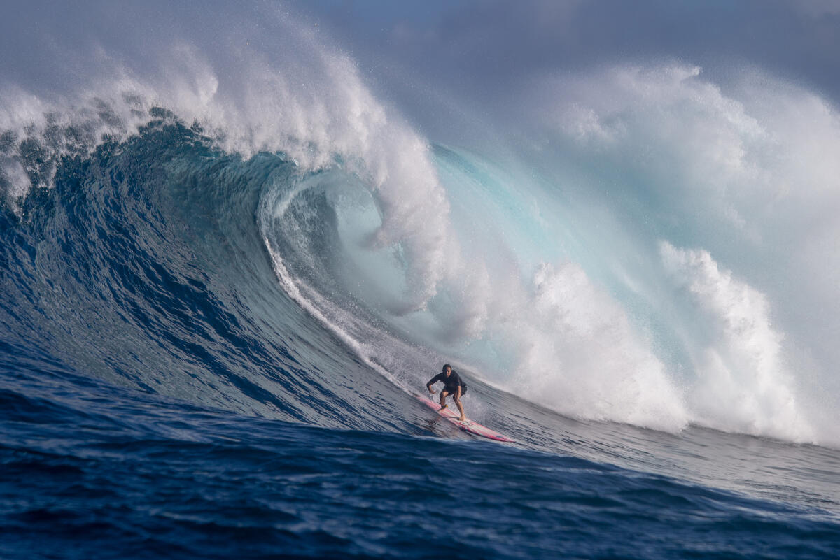 2020 Women's Paddle Entry: Bianca Valenti at Jaws