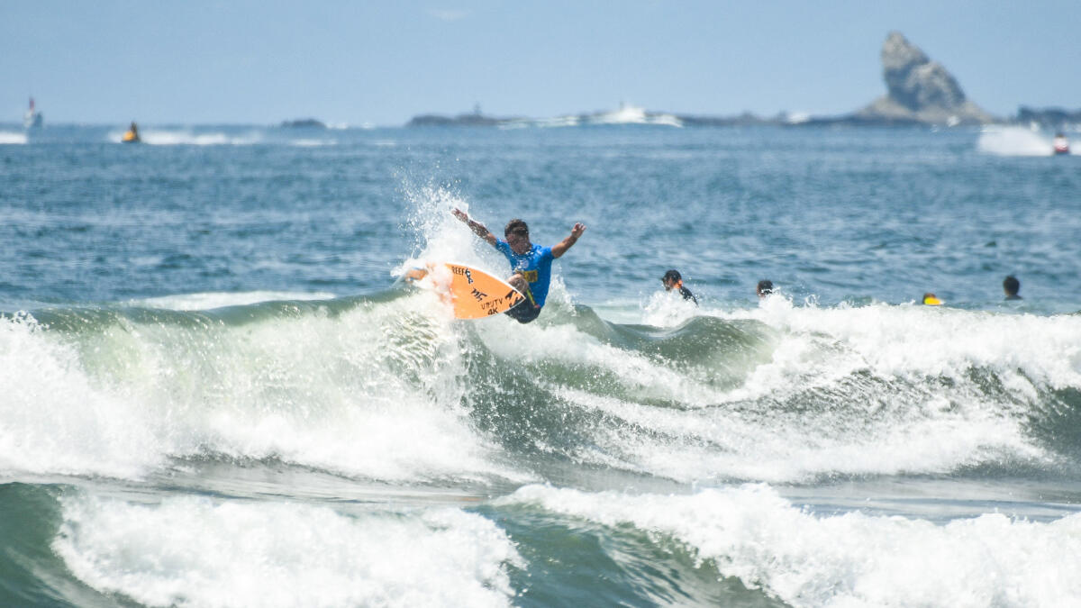 The Japanese Pro Junior, Azuchi, battled his way to the top with dynamic surfing throughout the day.