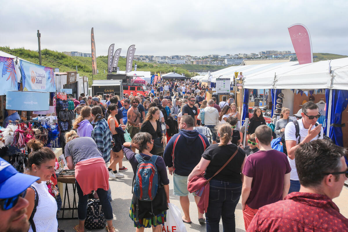 Crowd at Fistral Contest site