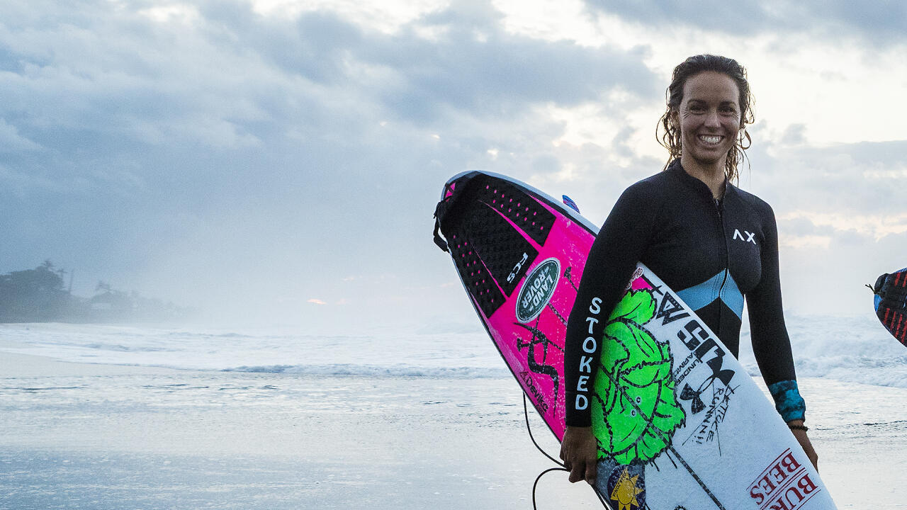Sally Fitzgibbons Battles Back in Bali Round 1 | World Surf League
