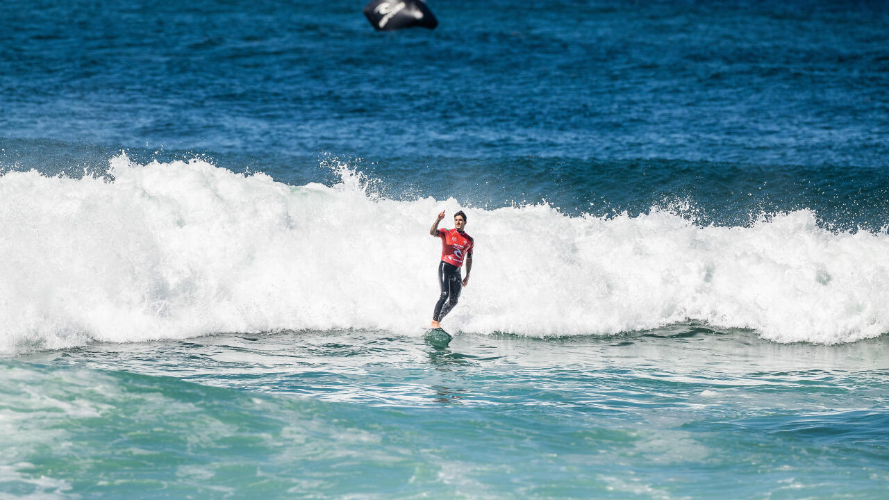 Carissa Moore and Gabriel Medina Are Officially the 2021 World Champions -  Surfer