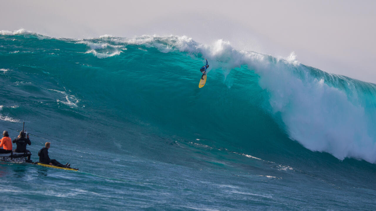 Fearless riders wanted for the 2016/2017 Nomad Big Wave Awards