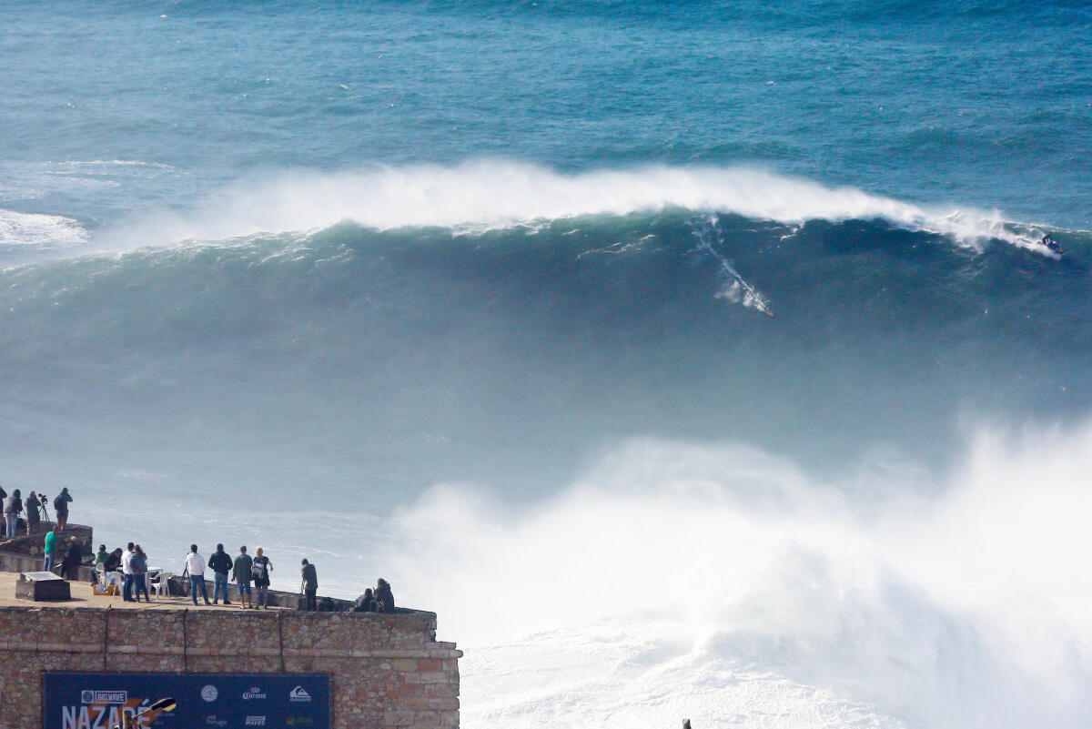2018 XXL Biggest Wave Entry: Carlos Burle at Nazaré
