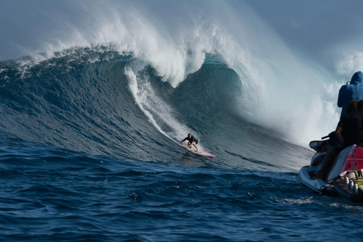 2020 Women's Paddle Entry: Bianca Valenti at Jaws