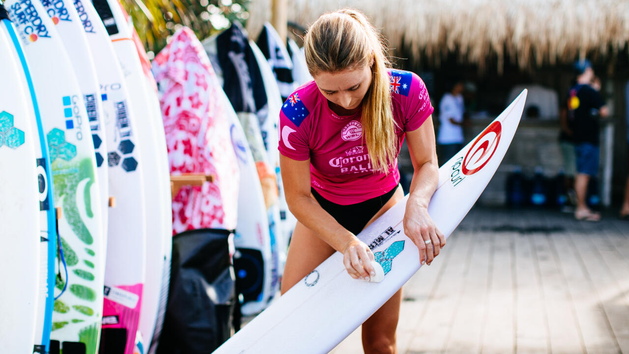 Nikki Van Dijk Finds Cover at Keramas | World Surf League